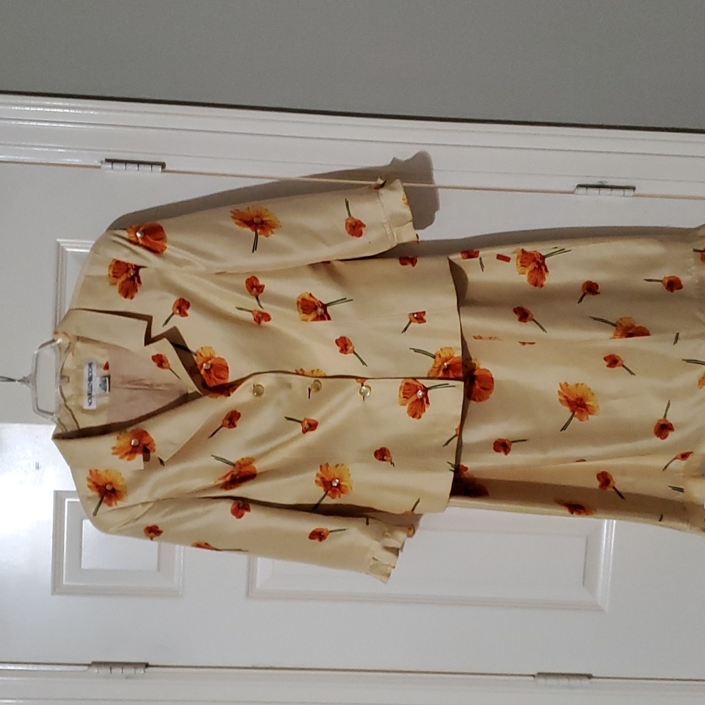 Dress - Picture 3 of 4